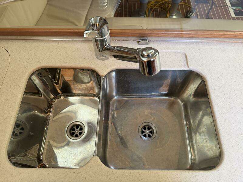 44ft Hunter Yacht For Sale