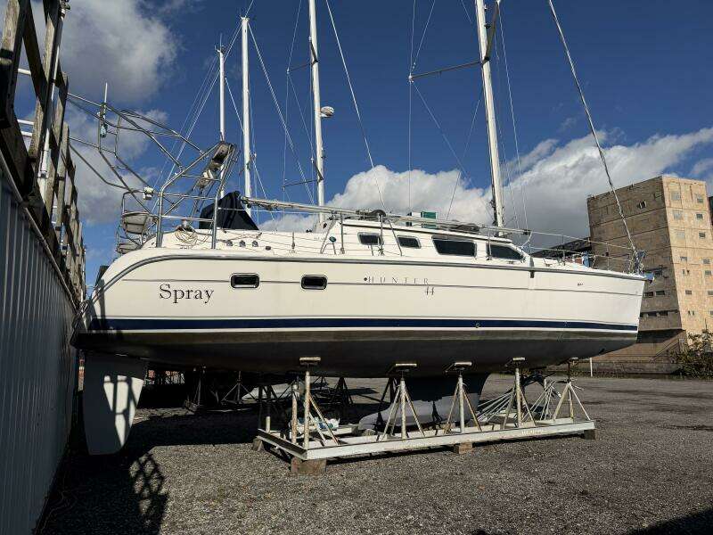 44ft Hunter Yacht For Sale