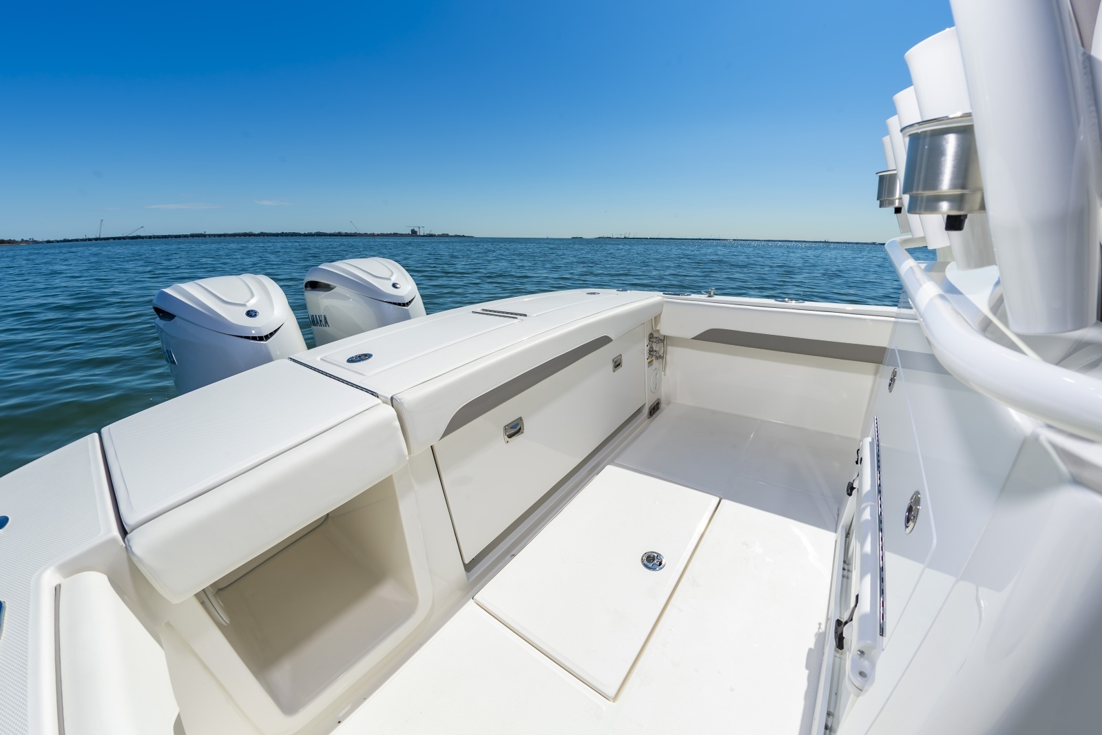 28Regulator2026Hull782_015