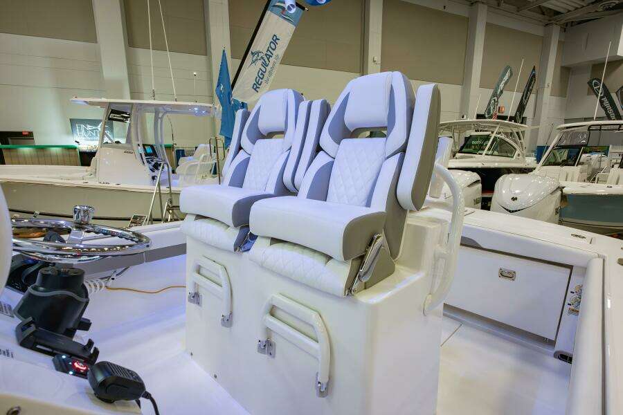 28ft Regulator Yacht For Sale