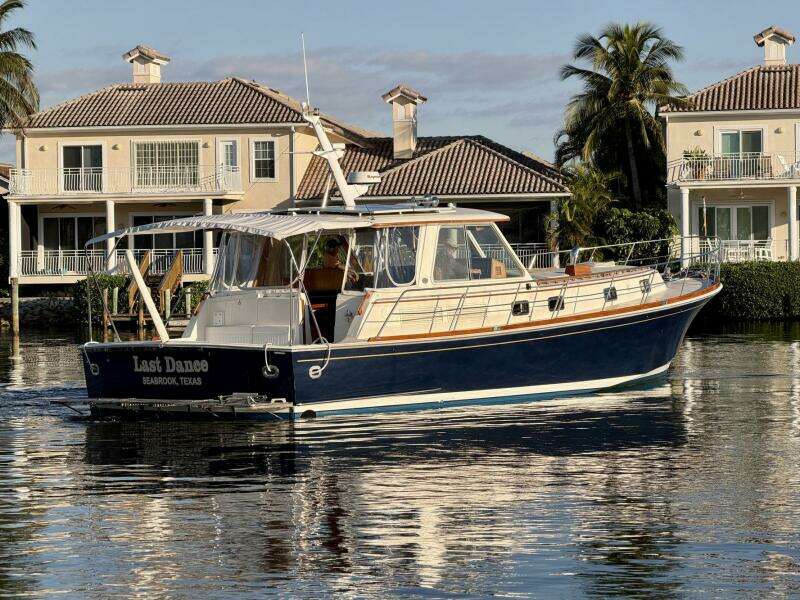 Last Dance 49ft Grand Banks Yacht For Sale