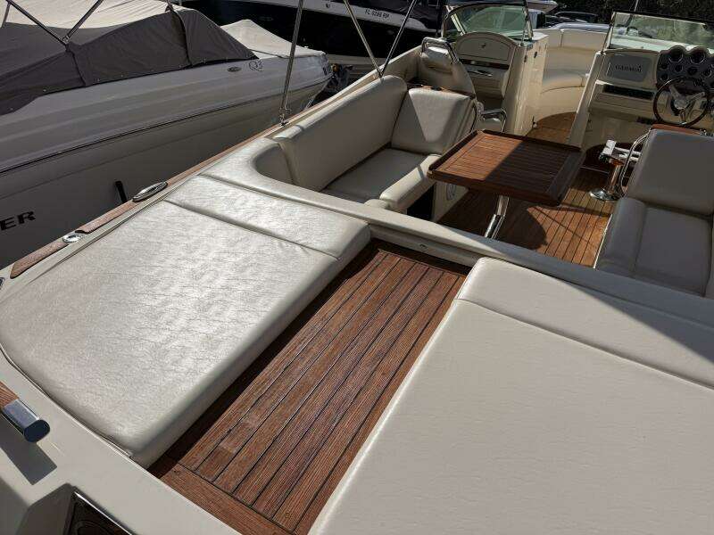 28ft Chris Craft Yacht For Sale