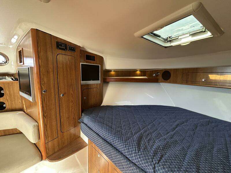 37ft Pursuit Yacht For Sale