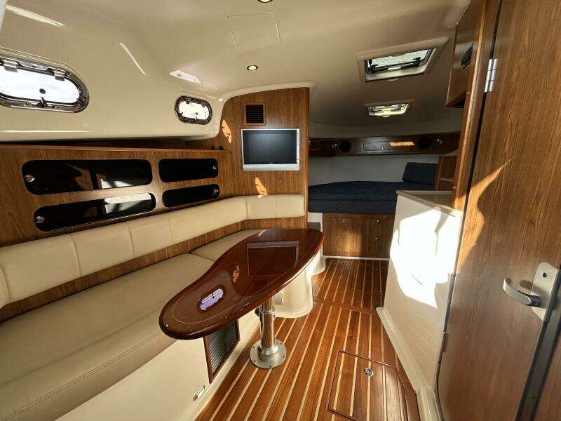 37ft Pursuit Yacht For Sale