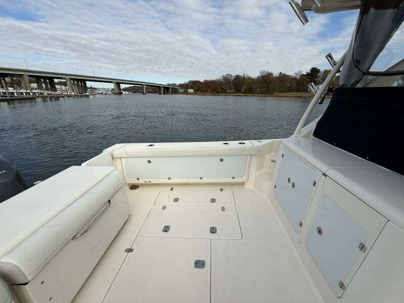 37ft Pursuit Yacht For Sale