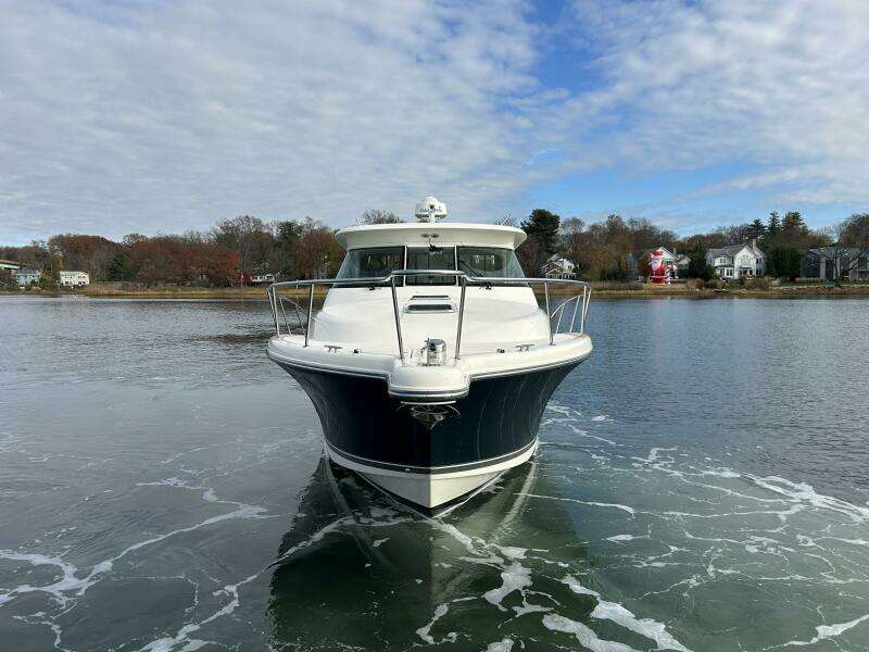 37ft Pursuit Yacht For Sale