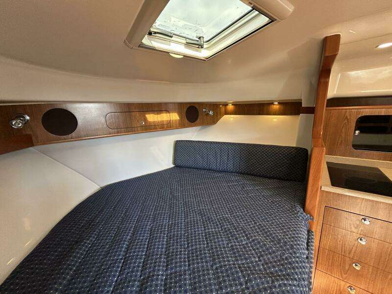 37ft Pursuit Yacht For Sale