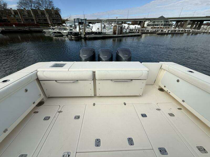 37ft Pursuit Yacht For Sale