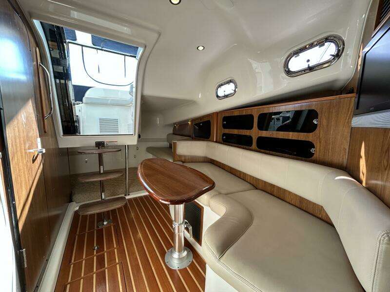 37ft Pursuit Yacht For Sale