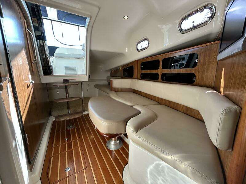 37ft Pursuit Yacht For Sale