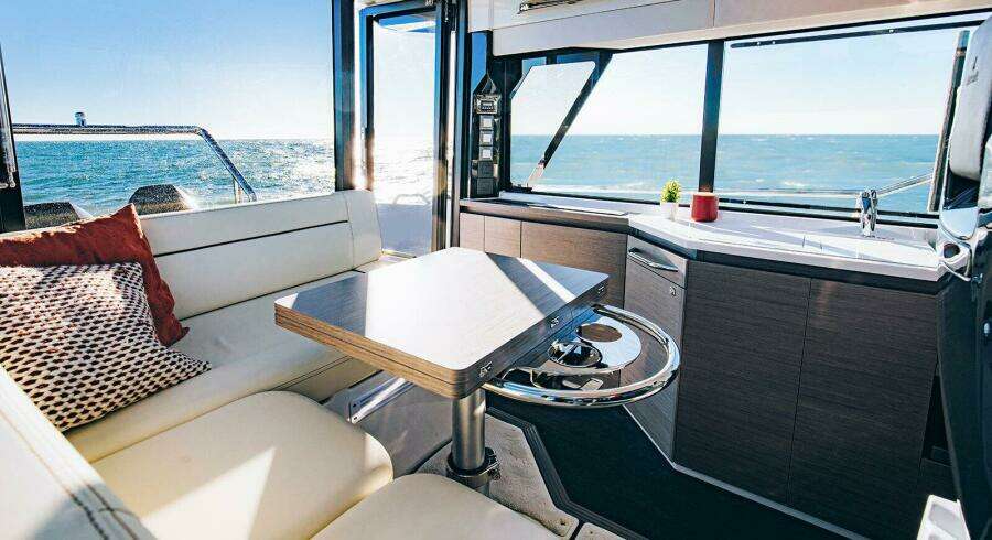 38ft Wellcraft Yacht For Sale