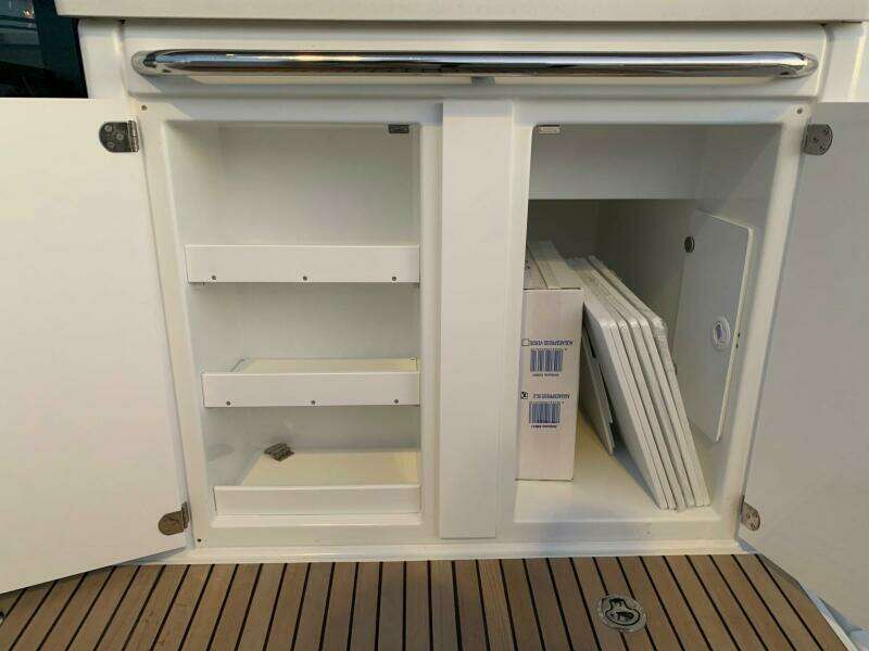 38ft Wellcraft Yacht For Sale
