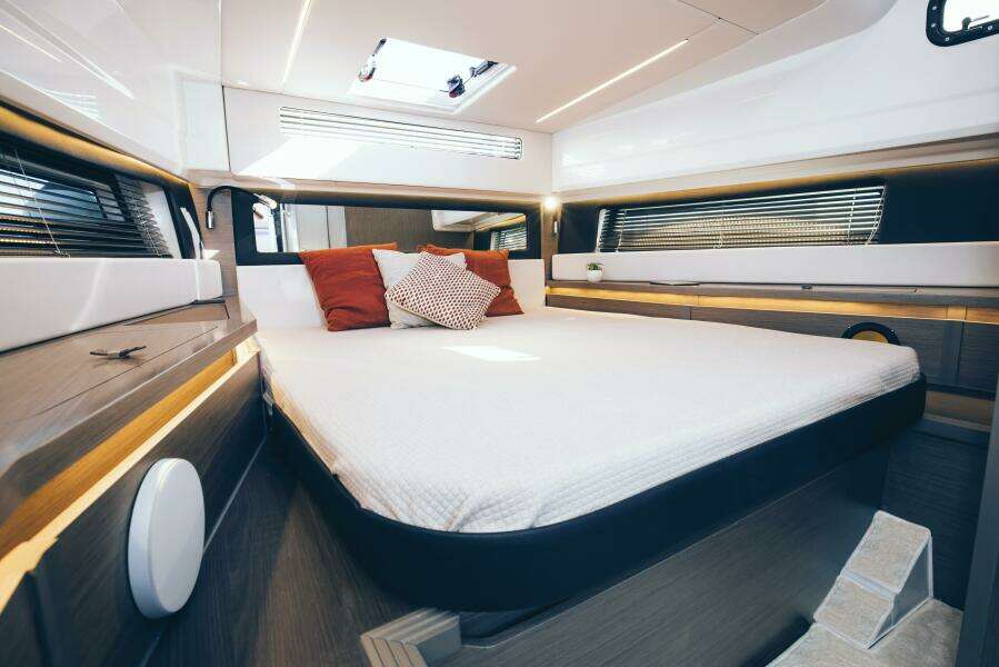 38ft Wellcraft Yacht For Sale