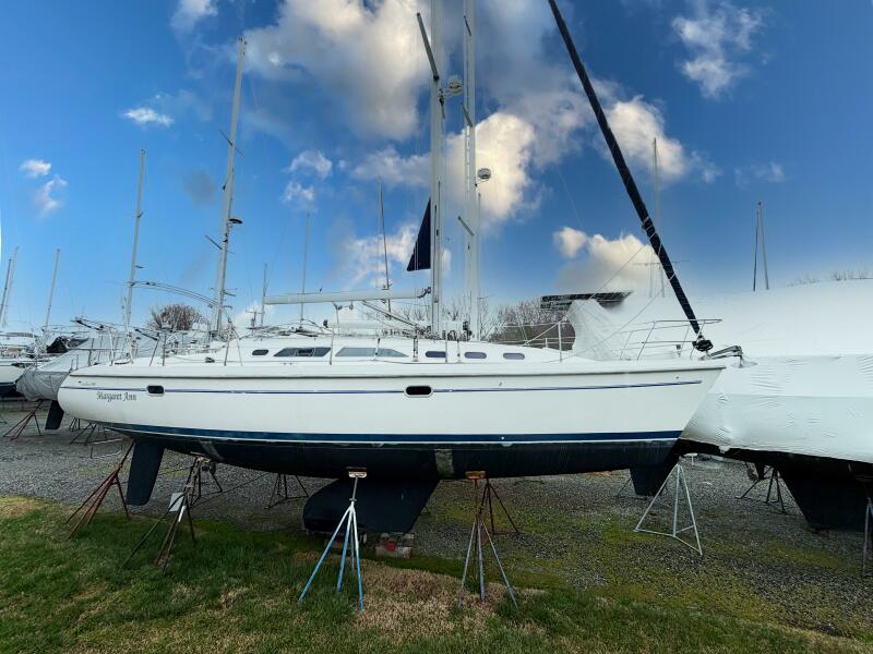 38' 2001 Catalina 380