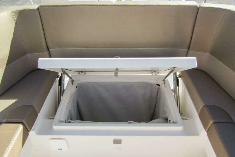 31ft Nimbus Yacht For Sale