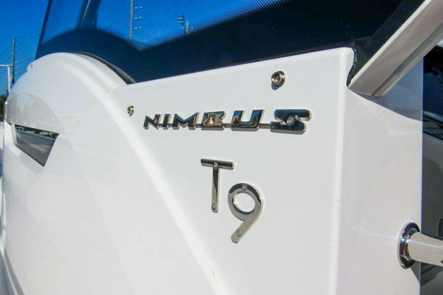 31ft Nimbus Yacht For Sale