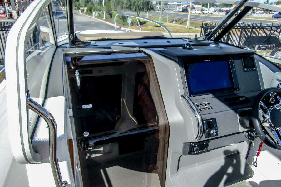 31ft Nimbus Yacht For Sale