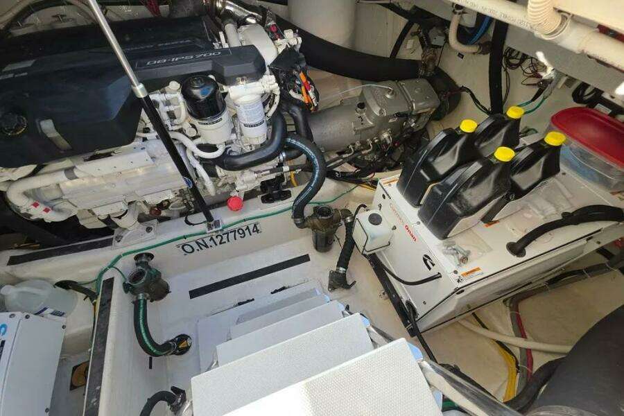 Vertical 48ft Sabre Yacht For Sale