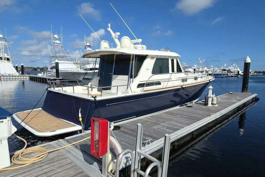 Vertical 48ft Sabre Yacht For Sale