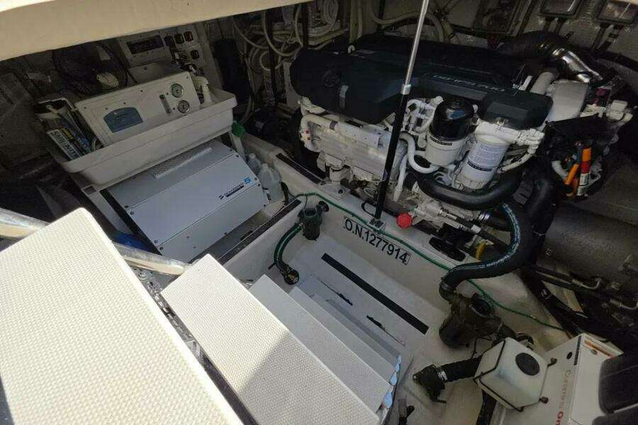 Vertical 48ft Sabre Yacht For Sale