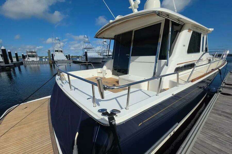 Vertical 48ft Sabre Yacht For Sale