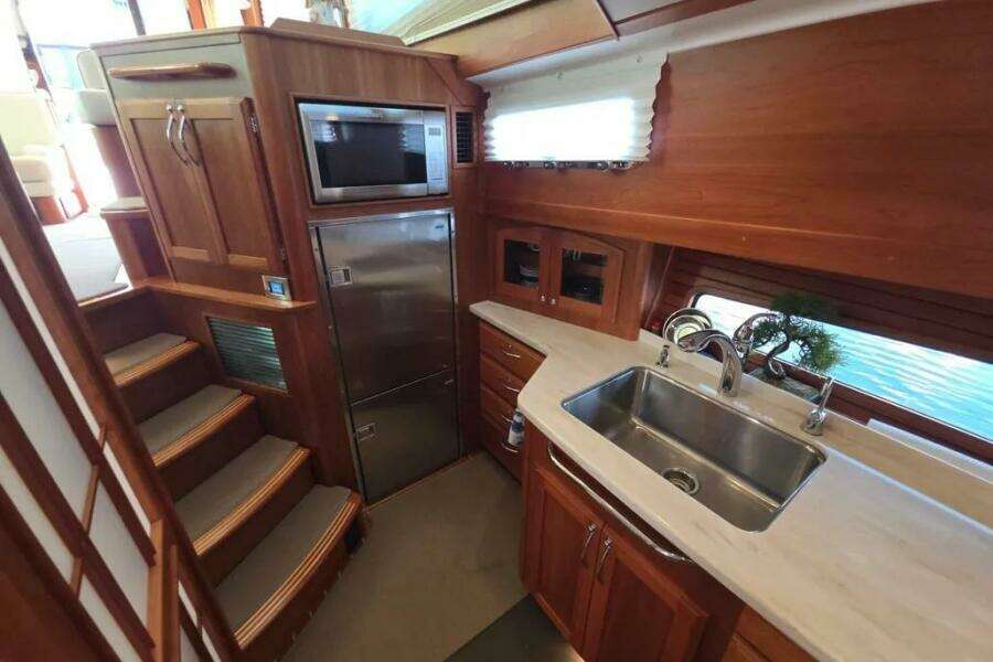 Vertical 48ft Sabre Yacht For Sale