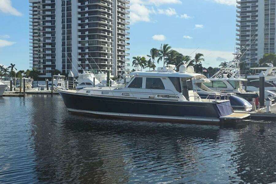 Vertical 48ft Sabre Yacht For Sale