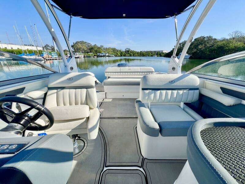 25ft Cobalt Yacht For Sale