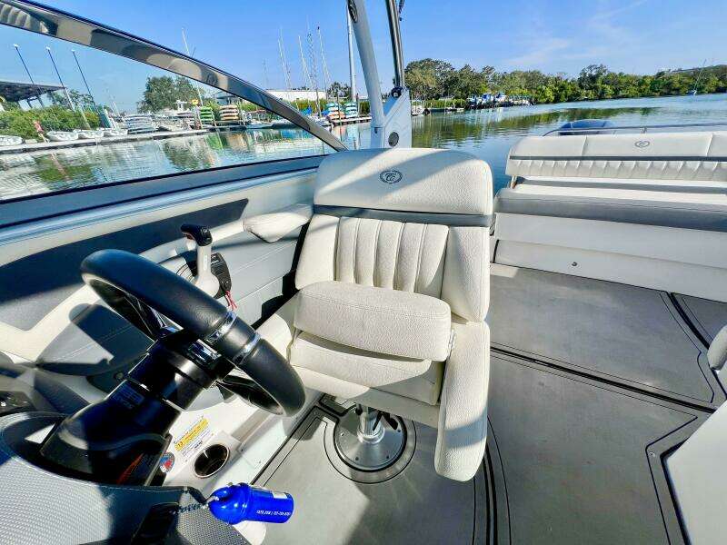 25ft Cobalt Yacht For Sale