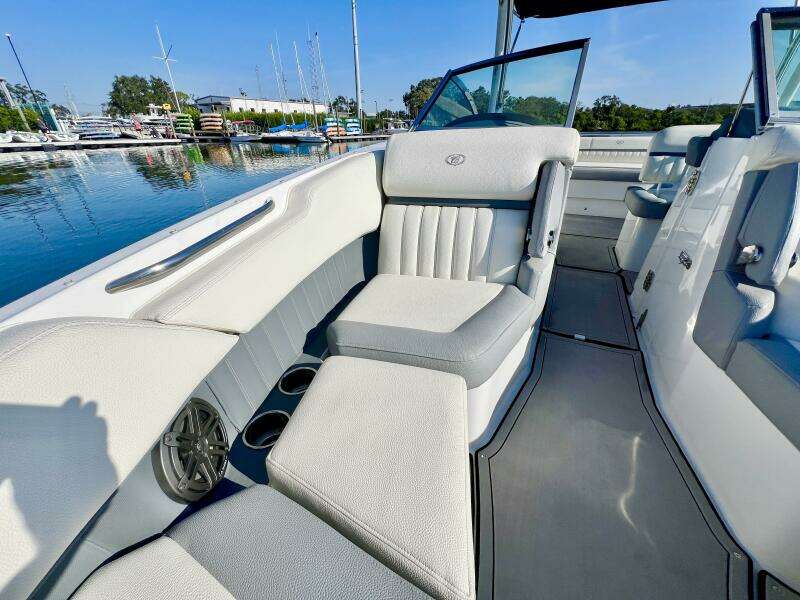 25ft Cobalt Yacht For Sale