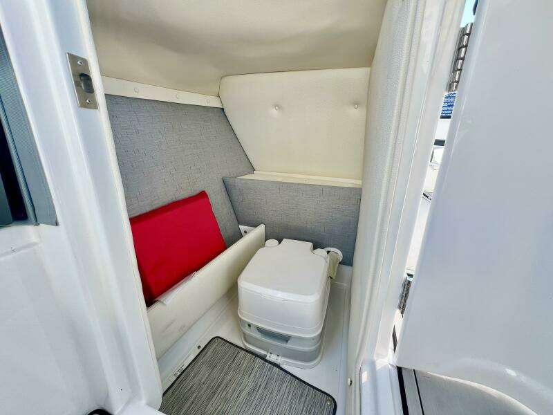 25ft Cobalt Yacht For Sale