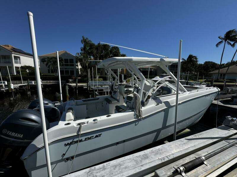 Aft Starboard Profile