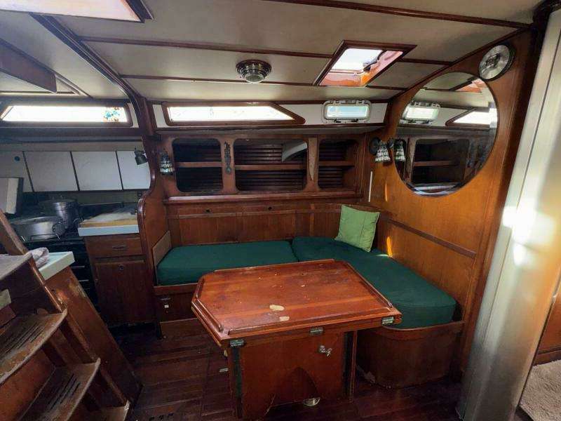 Gallivanter 49ft Hylas Yacht For Sale