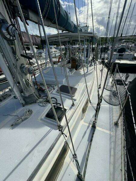 Gallivanter 49ft Hylas Yacht For Sale