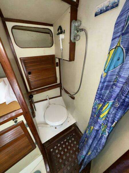 Gallivanter 49ft Hylas Yacht For Sale