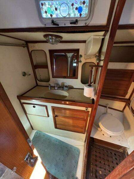 Gallivanter 49ft Hylas Yacht For Sale