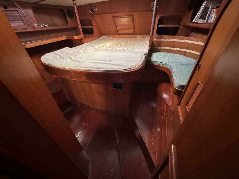 Gallivanter 49ft Hylas Yacht For Sale