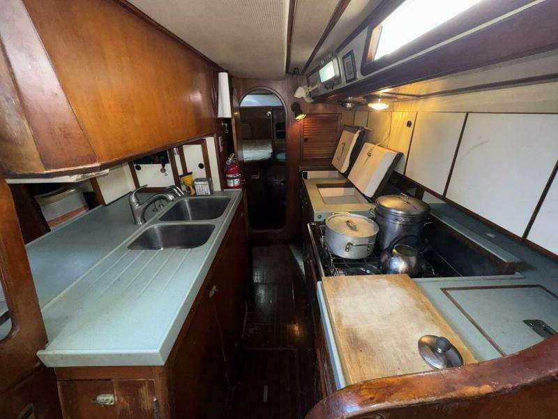 Gallivanter 49ft Hylas Yacht For Sale