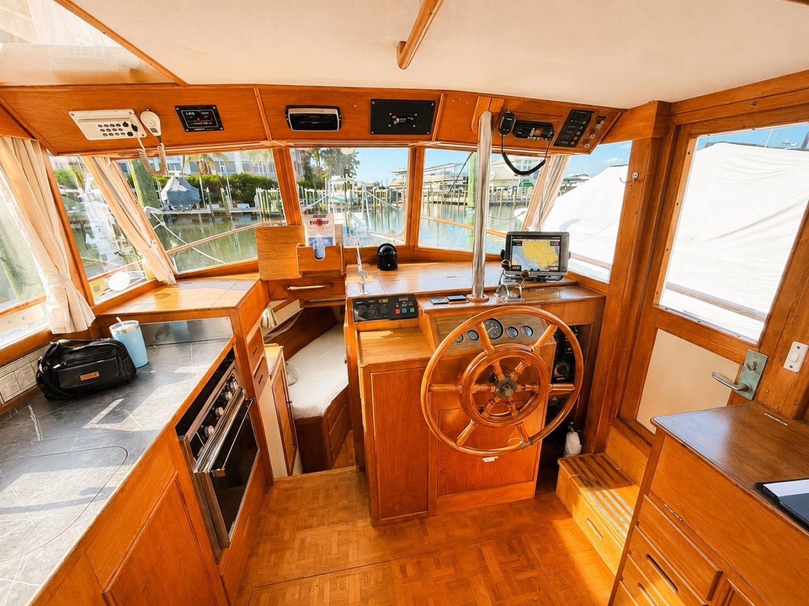1985 Grand Banks 36 Classic