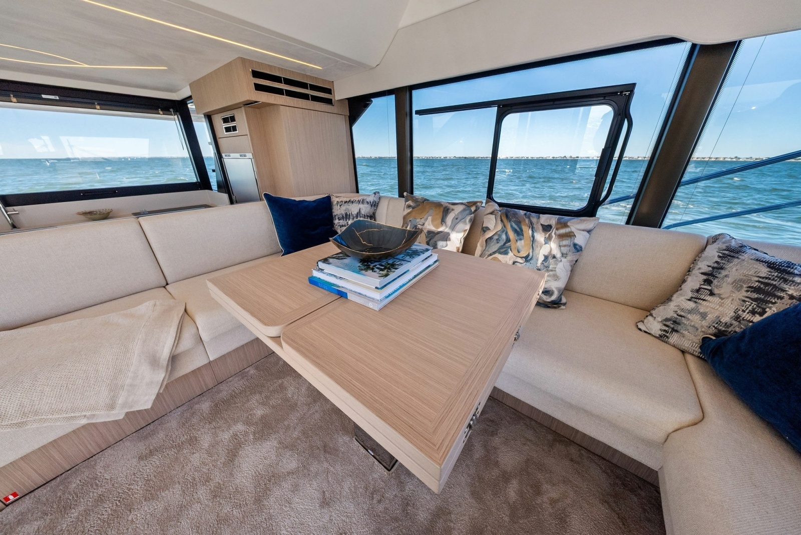 2026 F5.7 Prestige Yachts Salon