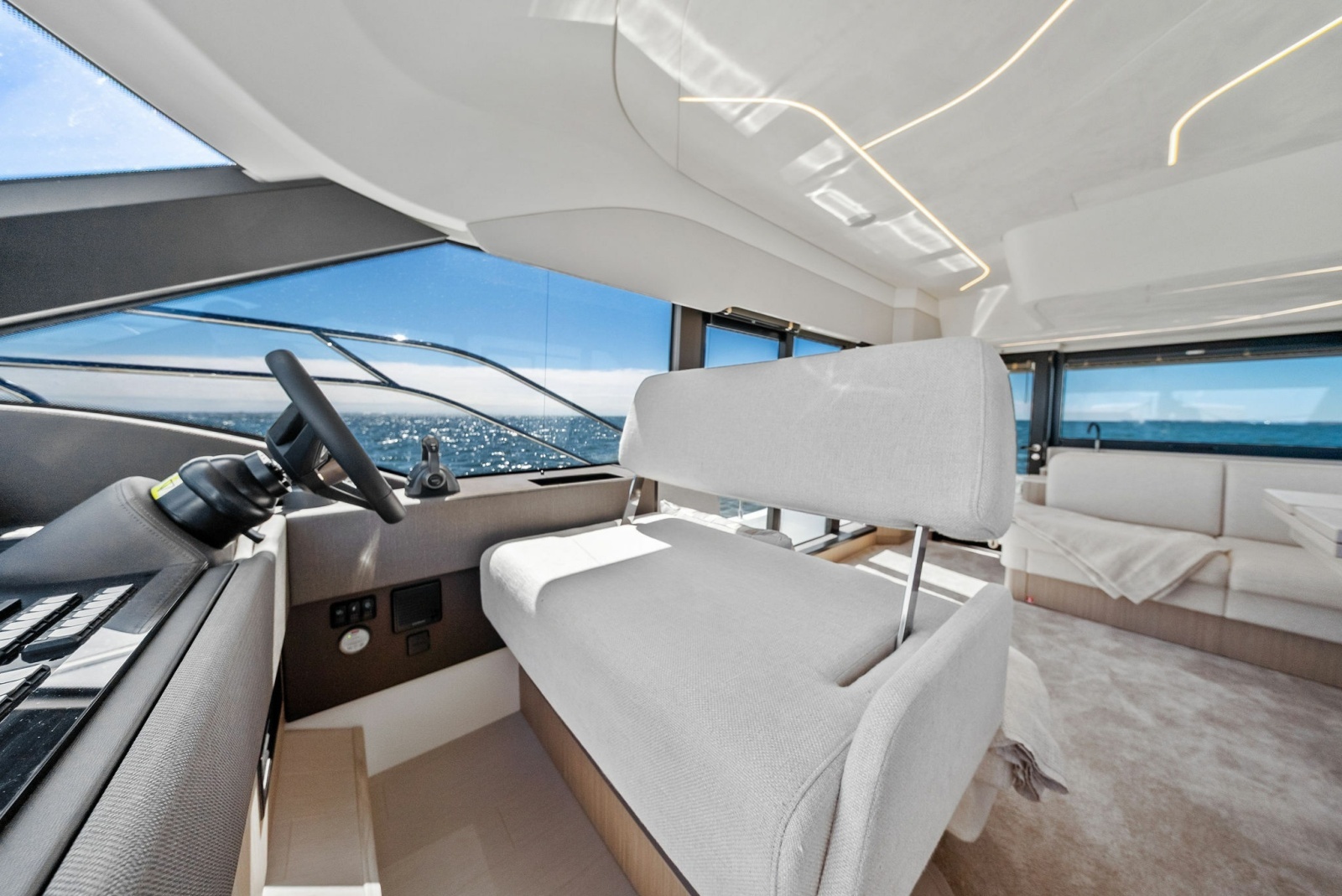 2026 F5.7 Prestige Yachts Helm