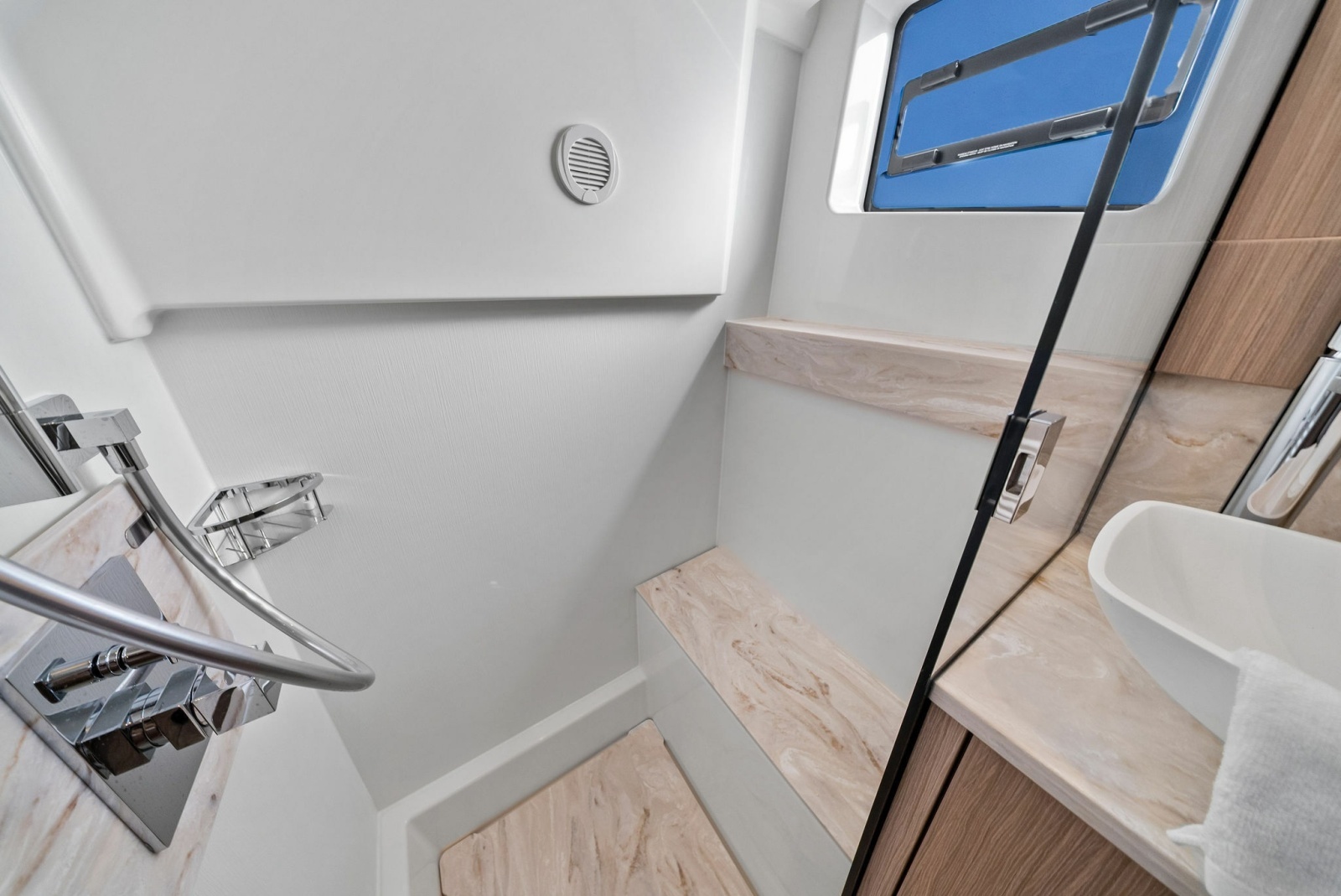 2026 F5.7 Prestige Yachts