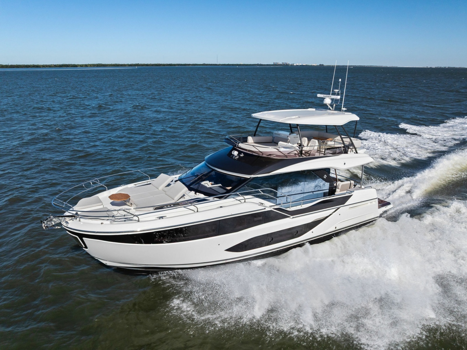 2026 F5.7 Prestige Yachts Profile