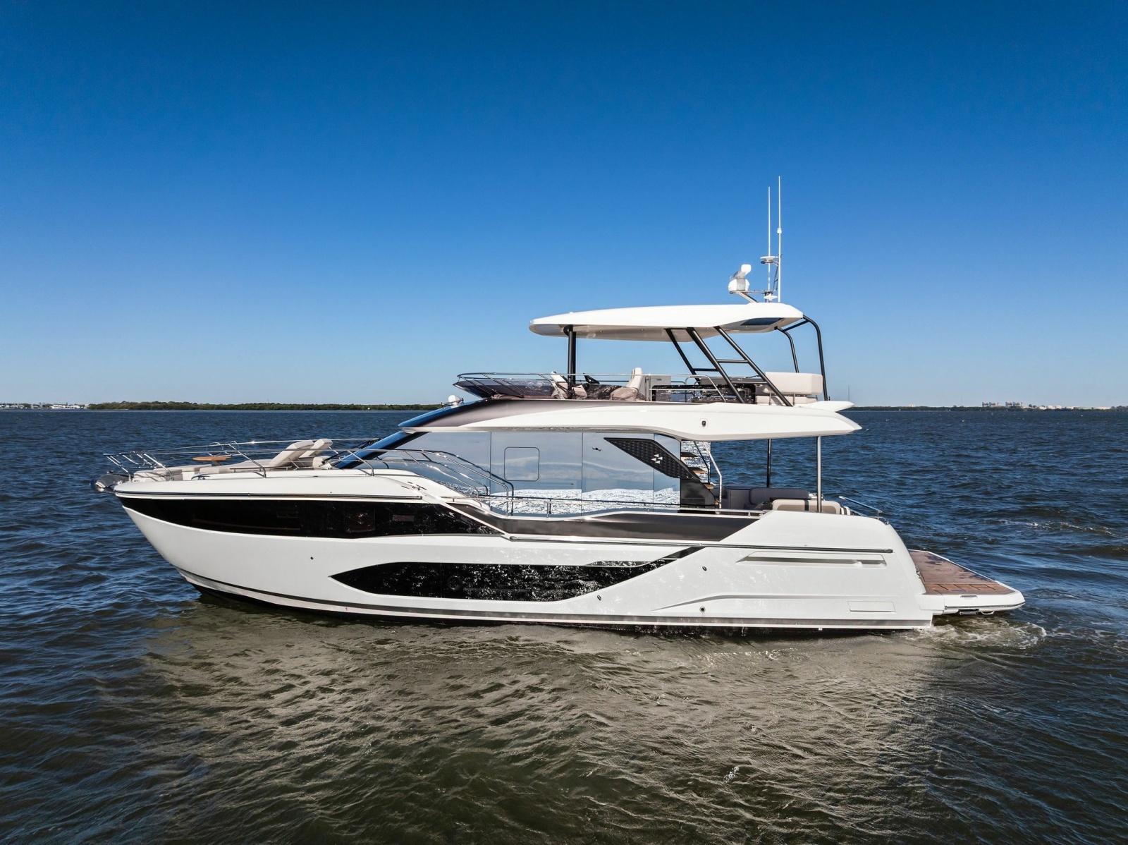 2026 F5.7 Prestige Yachts Profile