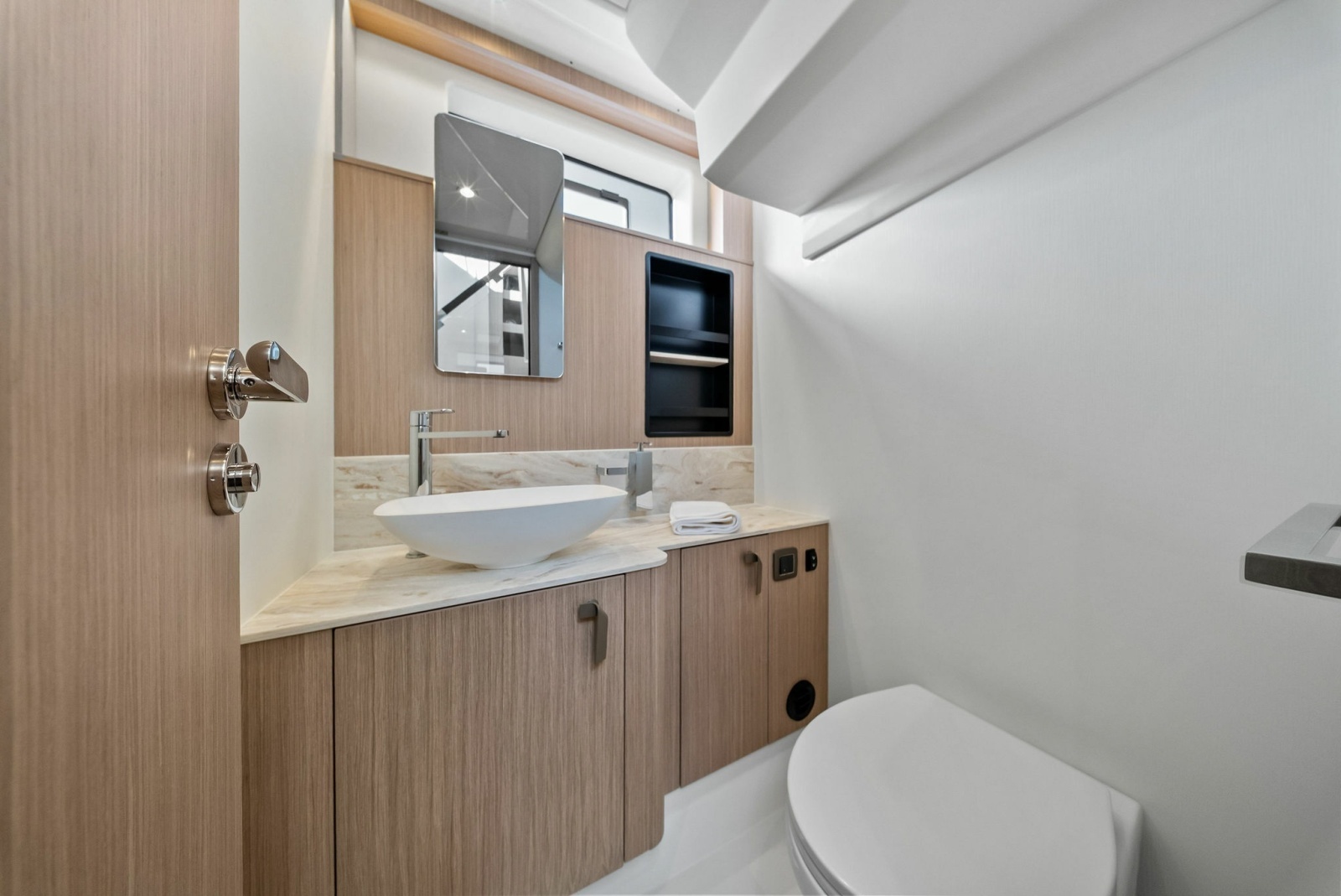 2026 F5.7 Prestige Yachts