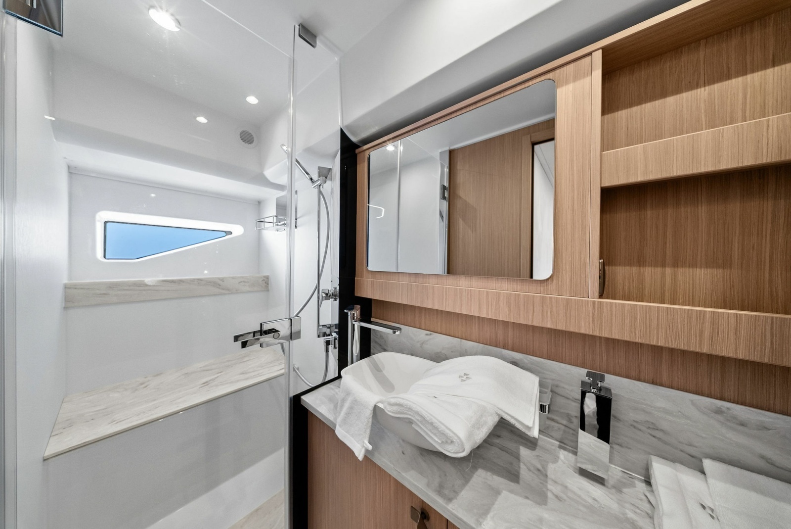 2026 F5.7 Prestige Yachts