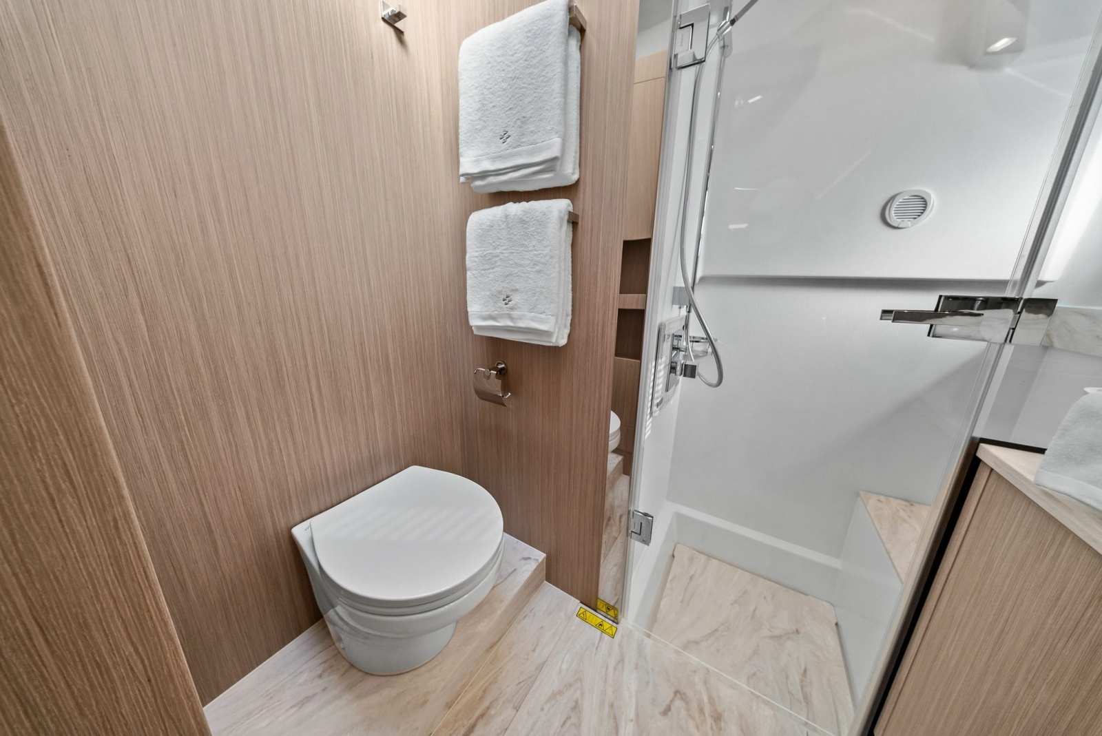 2026 F5.7 Prestige Yachts Master Head