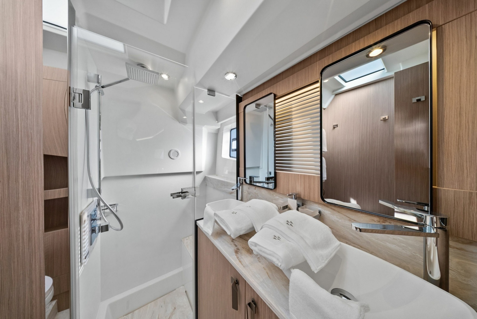 2026 F5.7 Prestige Yachts Master Head