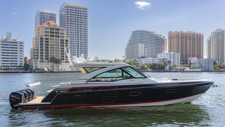 43' 2018 Formula 430 SSC