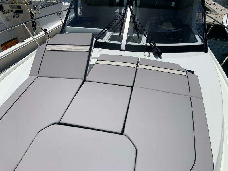 34ft Jeanneau Yacht For Sale